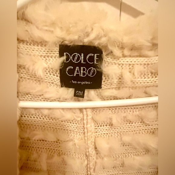 Real Rabbit Fur Cape - Picture 2 of 6